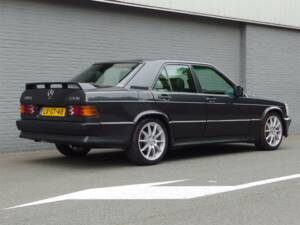 Immagine 3/98 di Mercedes-Benz 190 E 2.3-16 (1985)