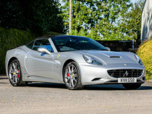 Image 28/44 de Ferrari California (2011)