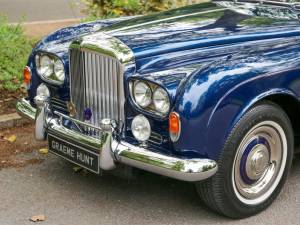 Image 13/44 of Bentley S 3 Continental Flying Spur (1964)