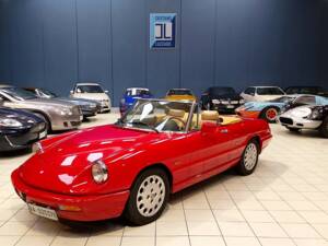 Imagen 3/63 de Alfa Romeo 2.0 Spider (1992)