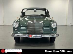 Image 2/15 of Mercedes-Benz 190 c (1964)