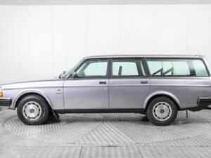 Image 9/50 of Volvo 245 GLE (1982)