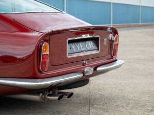 Image 7/14 of Aston Martin DB 6 Mk II (1970)