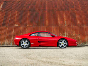 Immagine 7/35 di Ferrari F 355 GTS (1996)