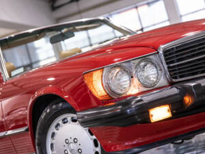 Image 15/30 de Mercedes-Benz 560 SL (1989)