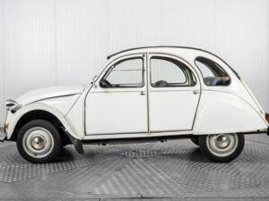 Image 9/50 of Citroën 2 CV 6 (1988)