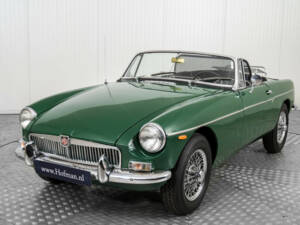 Image 16/50 of MG MGB (1964)