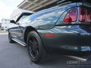 Image 17/38 de Ford Mustang GT (1998)