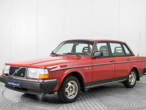 Image 1/50 of Volvo 240 (1987)