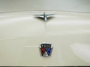 Imagen 10/15 de Ford Crestline Victoria (1954)