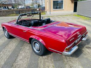 Image 6/50 de Mercedes-Benz 230 SL (1966)