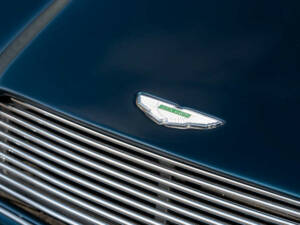 Image 16/50 of Aston Martin Virage Volante (1993)