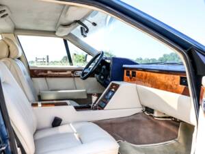 Immagine 4/28 di Aston Martin Lagonda (1987)