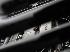 Image 51/51 of Jaguar XKR (2003)