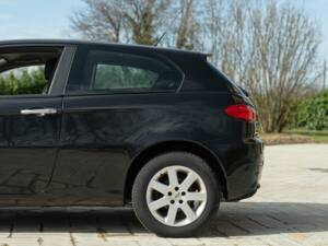 Image 19/50 of Alfa Romeo 147 1.9 JTD (2007)