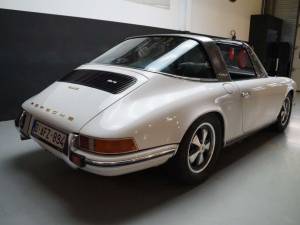Image 4/50 de Porsche 911 2.4 S &quot;Ölklappe&quot; (1972)