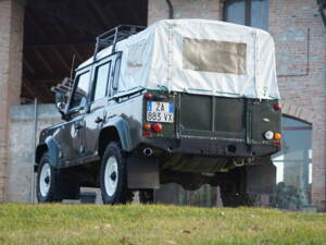 Bild 8/38 von Land Rover Defender 110 (2005)