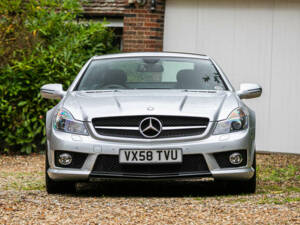 Image 6/32 de Mercedes-Benz SL 63 AMG (2008)