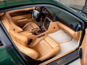 Immagine 10/29 di Aston Martin V8 Vantage V550 (1995)