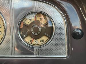 Image 62/75 of Packard One-Twenty (1936)