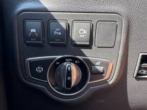 Immagine 9/24 di Mercedes-Benz X 250 d 4MATIC (2020)