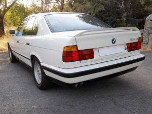 Image 3/54 of BMW 535i (1989)