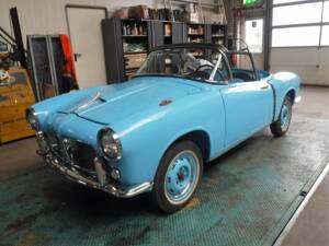 Image 39/50 of FIAT 1200 Spyder (1957)