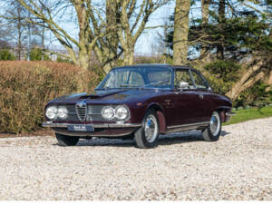 Image 2/17 of Alfa Romeo 2600 Sprint (1963)