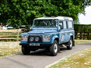 Image 24/50 of Land Rover 110 (1988)
