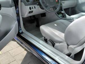 Immagine 18/18 di Mercedes-Benz CLK 200 (1999)
