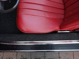 Image 24/50 de Mercedes-Benz 280 SL (1969)
