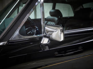 Image 24/99 of Rolls-Royce Corniche I (1979)