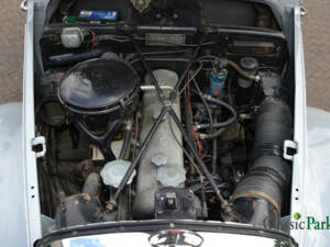 Image 14/50 of Mercedes-Benz 220 (1952)