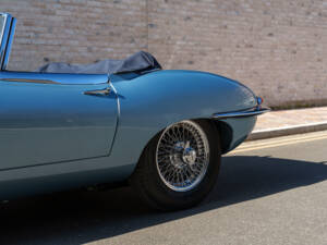 Imagen 11/21 de Jaguar E-Type 4.2 (1964)