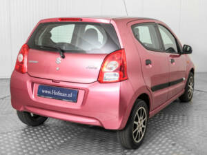 Image 25/48 of Suzuki Alto (2010)