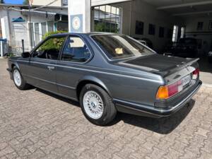 Image 21/23 de BMW 635 CSi (1985)