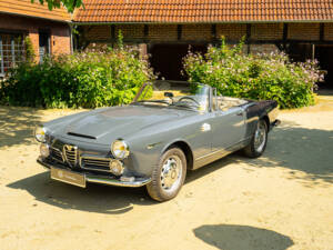 Imagen 9/77 de Alfa Romeo 2600 Spider (1963)