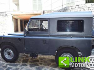 Image 3/9 of Land Rover 88 (1977)