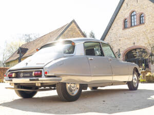 Image 9/53 of Citroën DS 23 Pallas (1972)