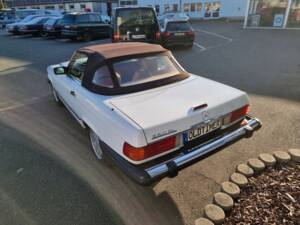 Image 5/7 of Mercedes-Benz 560 SL (1988)