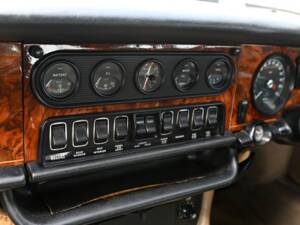 Afbeelding 11/21 van Daimler Double Six Vanden Plas (1973)