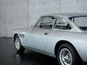 Image 16/24 de Ferrari 330 GT 2+2 (1964)