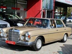 Imagen 5/20 de Mercedes-Benz 300 SEL 6.3 (1969)