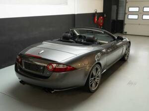 Image 20/46 of Jaguar XKR (2008)