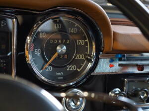 Image 17/29 of Mercedes-Benz 230 SL (1965)