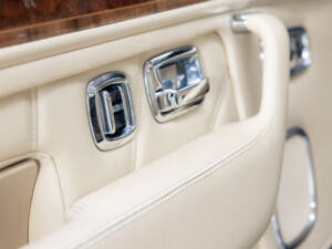 Image 11/40 de Rolls-Royce Corniche V (2000)