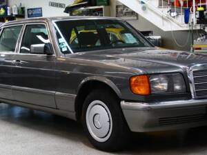 Image 7/44 of Mercedes-Benz 500 SEL (1986)
