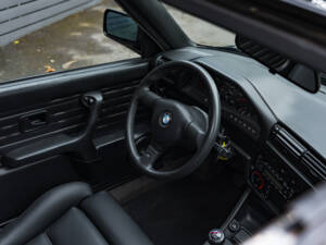 Image 26/57 of BMW M3 (1988)