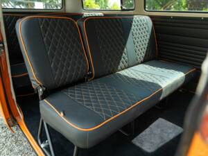 Image 27/34 of Volkswagen T2 a&#x2F;b (1973)