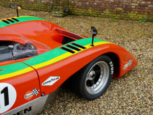 Image 30/50 of McLaren M8C (1970)